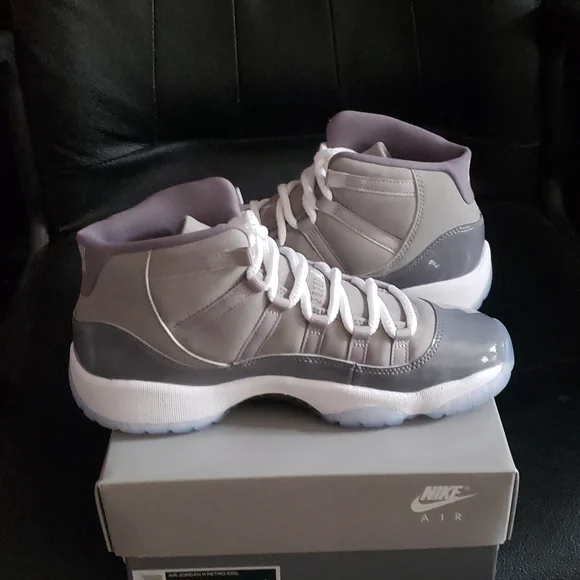 AIR JORDAN 11 RETRO (GS) 'Cool Grey' 2021 - Picture 4 of 16